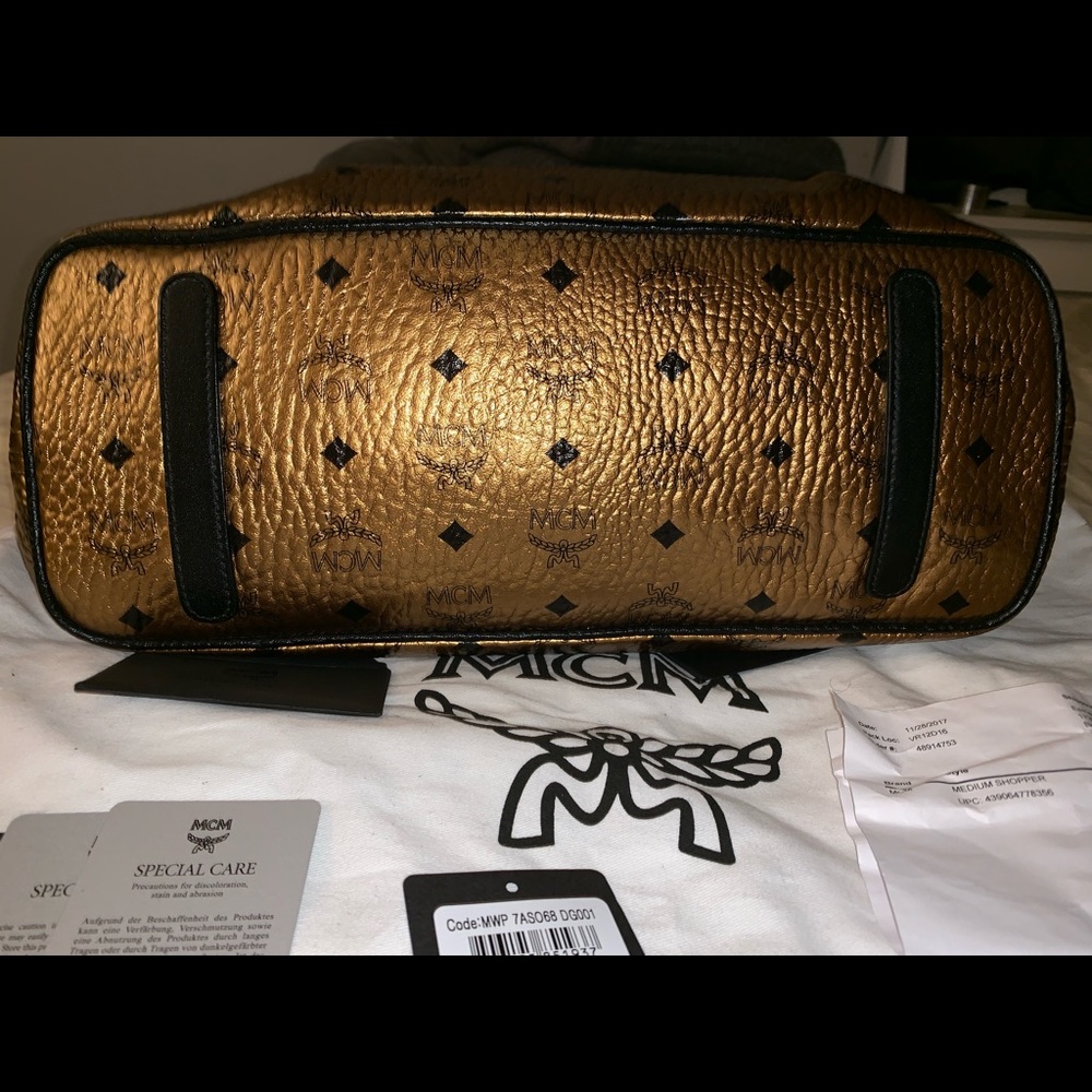 Beautiful Gold MCM Bag - Picture 3 of 5